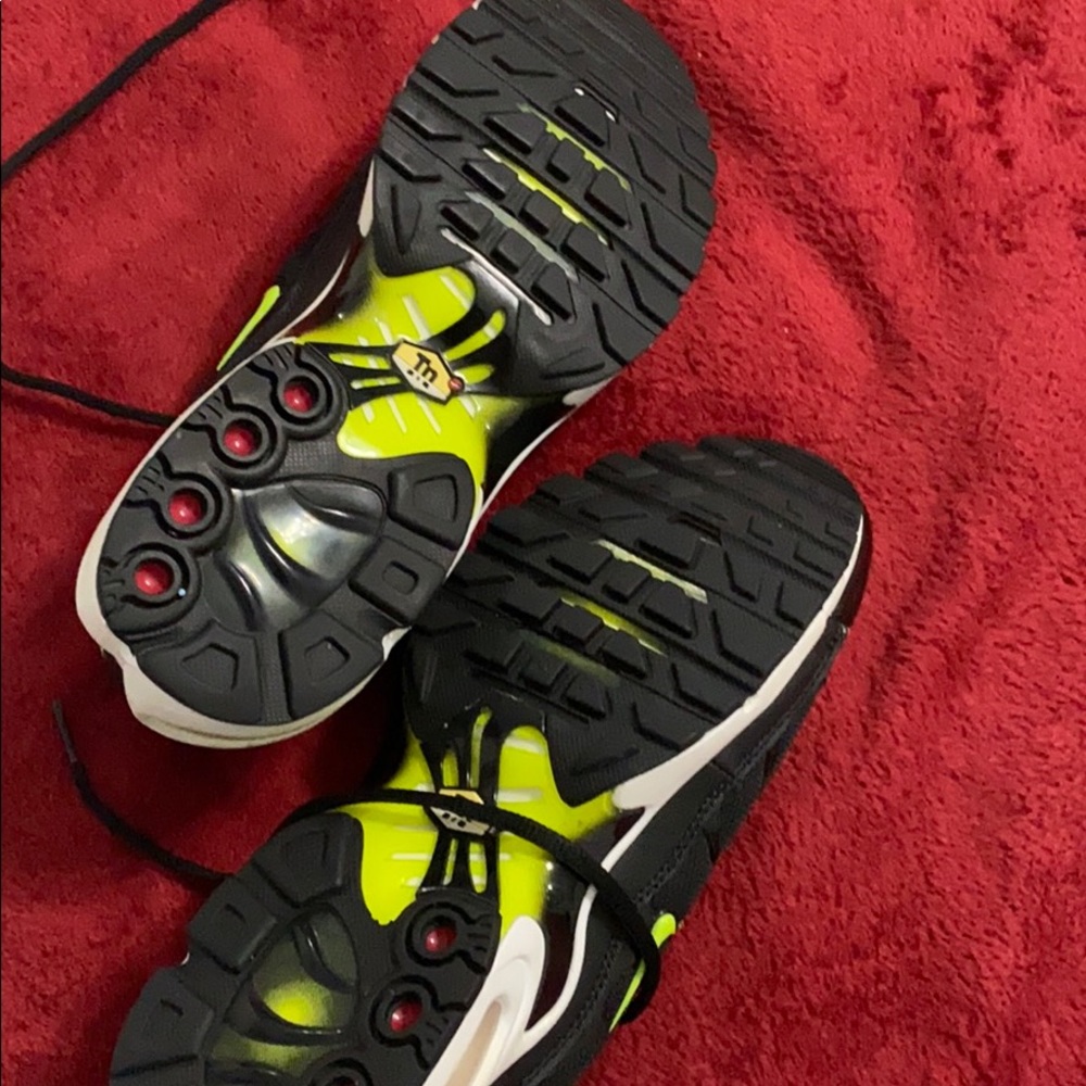 Air Max - Picture 4 of 8